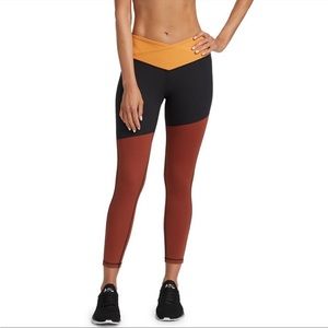 WEWOREWHAT Colorblock Splice Leggings